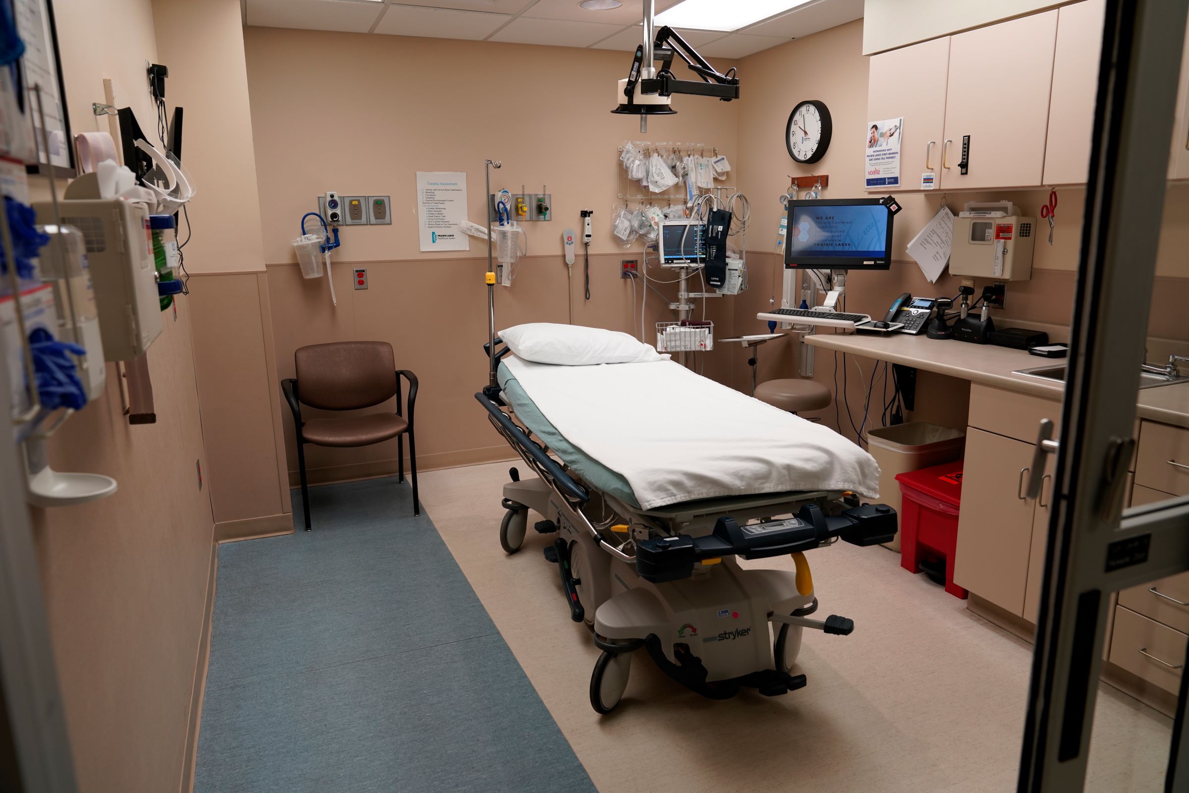 ER treatment room small